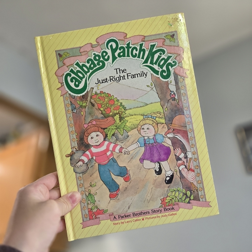 Cabbage Patch Kids - The Just Right Family - Vintage 1984 Book about Adoption - Picture 1 of 4